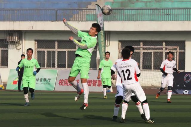 欧冠-吉鲁破门+失点 AC米兰总比分2-1那不勒斯